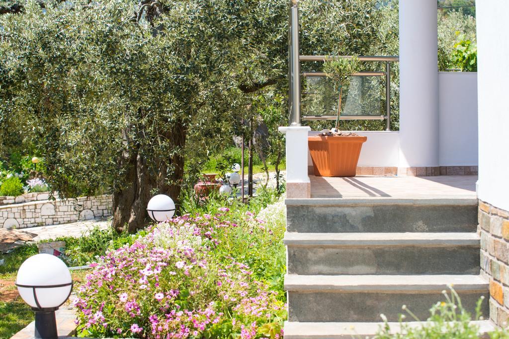 Olive Garden Villas And Apartments Chrysi Ammoudia Exterior photo